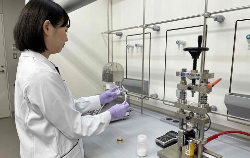 打錠機を用いたサンプル作製